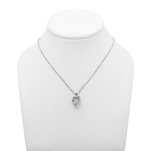 Colgante de Corazón de Plata S925 con Diamante Moissanite Redondo, Regalo para el Día de San Valentín o Ocasiones Especiales - Product Image 2