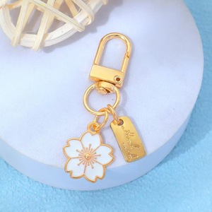 Nhật Bản lãng mạn đầy màu sắc hoa anh đào kim loại Keychain dễ thương túi hoa Xe Tai nghe thiết lập Mặt dây chuyền - Product Image 5