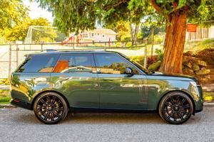 RANGE ROVER P530 SE 2023 MÁS VENDIDO, MOTOR V8 BITURBO DE 523 HP, TRACCIÓN EN LAS CUATRO RUEDAS, COLOR VERDE BELGRAVIA, PRINCIAPALMENTE SIN MODIFICACIONES - Product Image 3