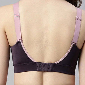Soutien-gorge de sport haut de gamme, ajustement confortable avec tissu extensible, parfait pour l'entraînement et la salle de sport - Product Image 4