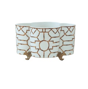 Poubelle d'intérieur en métal de conception unique de tendance fraîche avec fini plaqué or parfait pour la forme de taille personnalisée d'hôtel élégant - Product Image 6