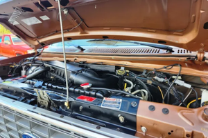 Vehículo Usado a Precio Accesible - Volante a la Izquierda |   Volante a la derecha |   Ford E-350 XLT SuperRouge ClubBass Wagon de 1988 - Product Image 6