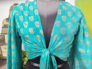 Blusa informal modesta hecha de seda con cuello en V profundo Mangas largas de campana y Top corto con lazo frontal envolvente Suave cómodo y elegante - Product Image 3