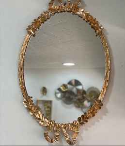 Espejo de pared decorativo de metal con diseño único Espejo de pared moderno Espejo texturizado Venta a granel para eventos Decoración del hogar - Product Image 1