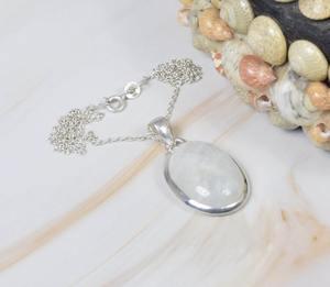 Piedra lunar de arcoíris blanco, colgante de Plata de Ley 925, forma ovalada, joyería hecha a mano, regalo de piedra natal del mes de junio para cumpleaños - Product Image 4