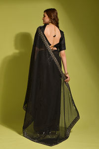 Hermoso trabajo de bordado de lentejuelas en doble carrera con borde de satén con borde de encaje Saree para mujeres de Fabzone - Product Image 3