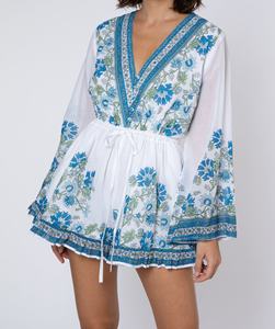 Traje de una pieza estilo bohemio 100% algodón con cuello en V, borde de rosas azul claro, manga acampanada, abotonado frontal, midi, ecológico y elástico. - Product Image 3