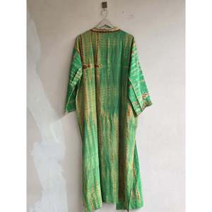 Kimono de Seda Crepe Sari con Estampado Tie Dye para Damas de Honor y Vacaciones, Elegante Traje de Baño Tipo Bata - Product Image 5