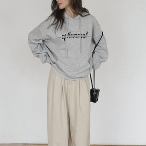 Sudadera con capucha para mujer con Personalización completa antiarrugas y antibolitas decorada con insignias Sudadera con capucha de invierno - Product Image 2