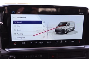 Nuovissimo VW T7 Caravelle Life Lang 9 Posti 4 Cilindri 150 CV Van/Minibus GCC Diesel Trasmissione Automatica Euro6e - Product Image 4