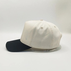 Gorras de Golf Impermeables y Transpirables de 5 Paneles con Logotipo Personalizado, Etiqueta Tejida Interior y Tecnología Anti-Sudor, Cierre Ajustable - Product Image 4