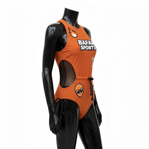 Traje de Baño de Mujer de Alta Calidad en Poliéster y Spandex GSM, Color Naranja y Negro con Paneles Laterales en Contraste, Sublimación con Logotipo Personalizado - Product Image 3