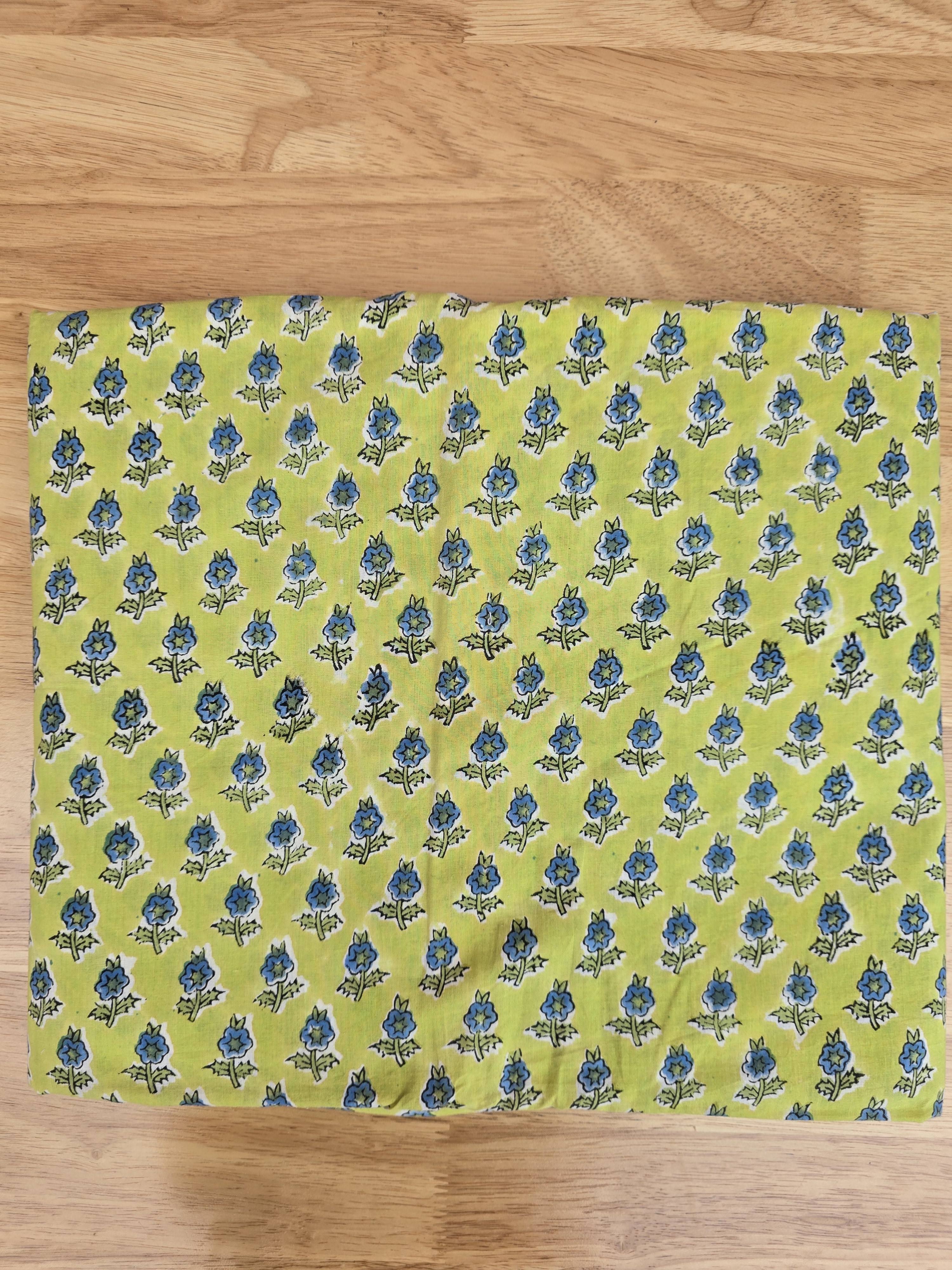 สีเขียว