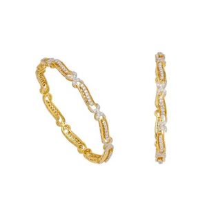 สร้อยข้อมือเพชรสีทองและกำไลสำหรับแสดงเครื่องประดับที่หรูหราเครื่องประดับที่ไม่สามารถเอาชนะได้ - Product Image 1