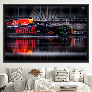 Impresión en Lienzo de Fórmula 1: Decoración de Pared con Diseño de Auto de F1 en Vidrio Templado, Lienzo con Marco Negro - Product Image 1