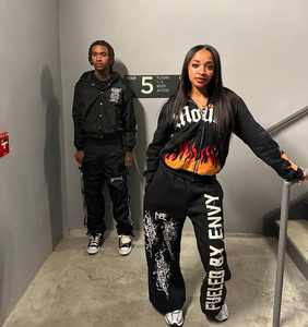 Survêtements personnalisés pour femmes, sweat à capuche zippé et pantalon, ensembles de jogging, survêtements unisexe avec impression du logo - Product Image 4