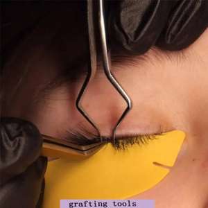 Pince à épiler écologique de précision pour l'isolation des cils avec pointes ultrafines pour une application parfaite de la séparation des cils - Product Image 6