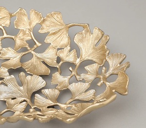Élégant bol à fruits au design feuille d'or, parfait pour la décoration intérieure et le service d'une pièce élégante et fonctionnelle - Product Image 4