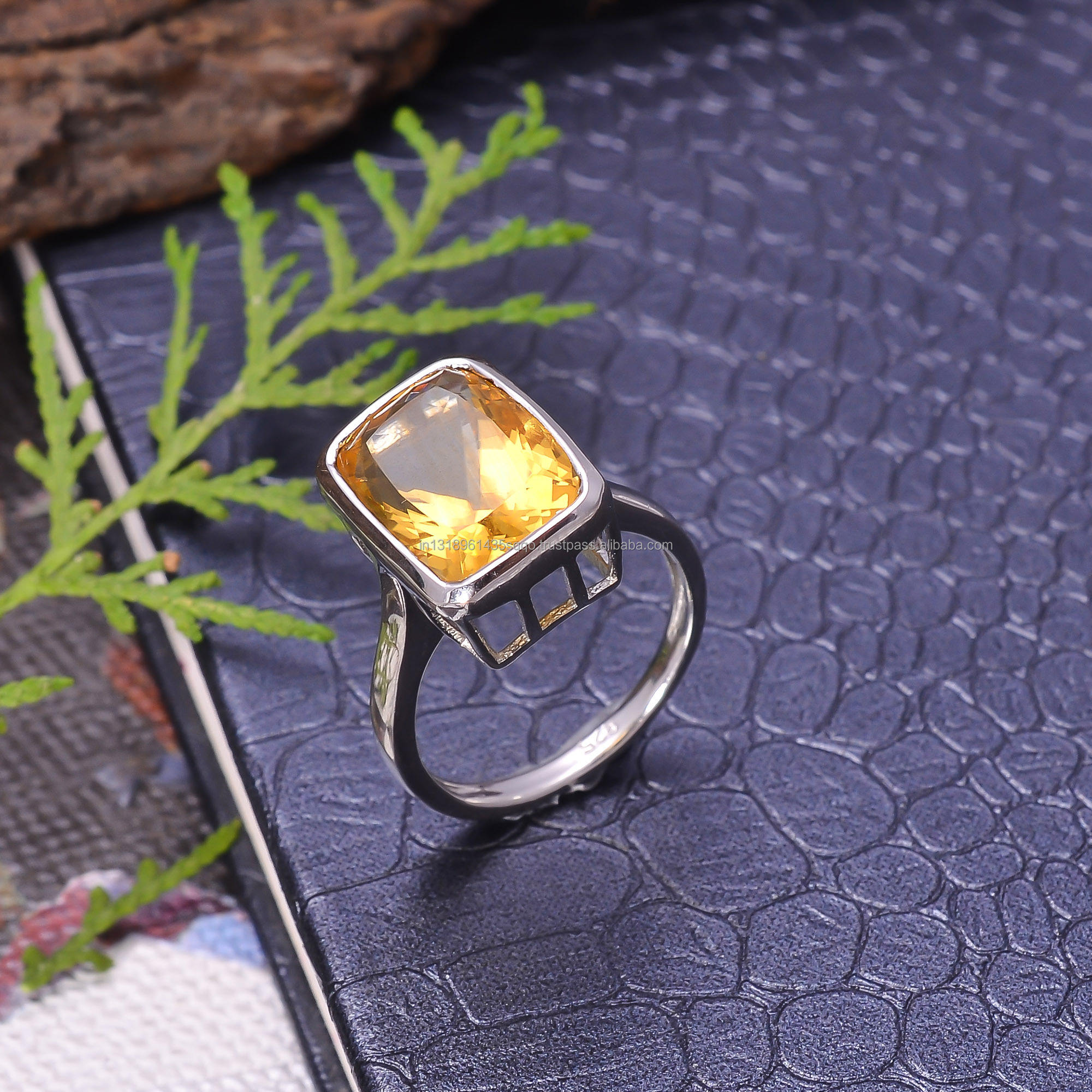 สีเหลือง