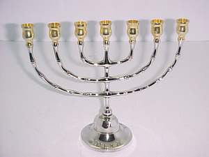 Menorah de haute qualité au design indien classique, 7 branches, pour la décoration, vente flash, porte-bougie Menorah - Product Image 2