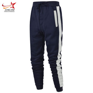 Vente en gros de survêtements de sport personnalisés de haute qualité pour hommes, design élégant et chaud pour l'hiver avec col à capuche - Product Image 2