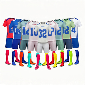 Conjuntos de ropa de fútbol personalizables de alta calidad al por mayor diseñe su propio uniforme de equipo a precio mayorista disponible para la venta - Product Image 4