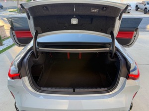 รถบีเอ็มดับเบิลยู เอ็ม4 คูเป้ ปี 2022 สภาพดี ใช้งานน้อย เกียร์ธรรมดา 6 สปีด เครื่องยนต์เทอร์โบ 6 สูบ - Product Image 5