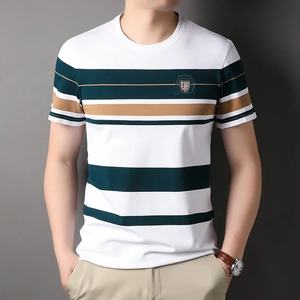 T-shirt décontracté pour hommes T-shirt en polyester à rayures pour l'extérieur T-shirts à séchage rapide Impression par sublimation personnalisée OEM de logo personnalisé - Product Image 1