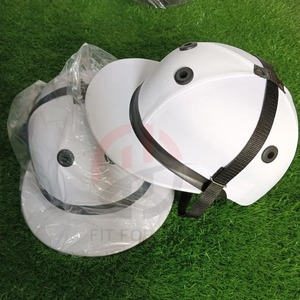 หมวกนิรภัยสีขาวพร้อมขอบสีดำ สายรัดปรับระดับได้เพื่อป้องกันศีรษะ หมวกปั่นจักรยานสำหรับผู้ใหญ่แบบ unisex - Product Image 4