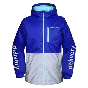 Chaqueta de Lluvia con Capucha para Hombre, Estilo Moderno, Personalizable, Resistente al Viento, Transpirable, Ecológica, Chaqueta Urbana, Venta al Por Mayor - Product Image 1