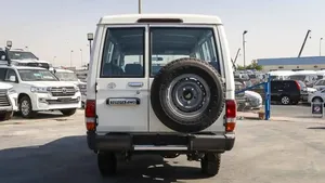 Toyota Land Cruiser 2020 Hardtop 3 Portes RHD Voitures d'Occasion Bon Marché en Provenance du Japon Dubaï Allemagne à Vendre Moteur Diesel Essence Offre Spéciale - Product Image 4