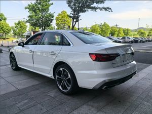 Audi A4L 2024 Usado, Volante a la Izquierda, Tracción en las Cuatro Ruedas, 4 Plazas, Asientos de Cuero Blanco - Product Image 6