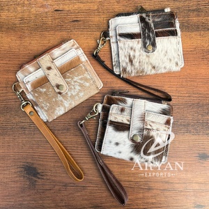 Tarjetero de piel de vaca auténtica personalizado con diseño a la moda, novedad, con muñequera y cremallera, monederos de lujo para mujer - Product Image 1