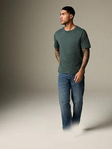 เสื้อยืดลำลองใส่สบายสำหรับผู้ชายเครื่องแต่งกายแนวสตรีทแบบกำหนดเองผู้จัดจำหน่ายจำหน่ายเครื่องแต่งกายในชีวิตประจำวันที่มีสไตล์สำหรับการสั่งซื้อจำนวนมาก - Product Image 2