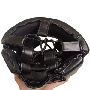 หมวกกันน็อคชกมวยสำหรับมืออาชีพอุปกรณ์ป้องกันศีรษะทำจากหนังสีดำออกแบบโลโก้ได้ตามต้องการ - Product Image 3