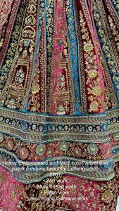 Magnifique Lehenga Choli avec patch Kali en velours brodé lourd et multicolore - Product Image 6