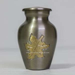 Urne en laiton sculpté gravé du fabricant bijoux de crémation imprimés sur mesure souvenirs en métal pour les cendres humaines petites fournitures funéraires - Product Image 5