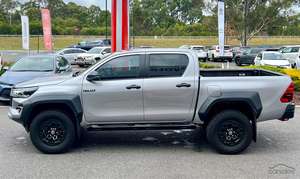 TOYOTA HILUX RHD 2023 - Product Image 6