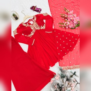 ชุดเสื้อผ้าสตรีแบบหรูหรา ผ้าจอร์เจตต์ ประกอบด้วยเสื้อและกางเกงขายาวปักลายด้วยด้ายอย่างสวยงาม พร้อมผ้าคลุมไหล่ผ้าจอร์เจตต์ เหมาะสำหรับใส่ในโอกาสสบายๆ - Product Image 6