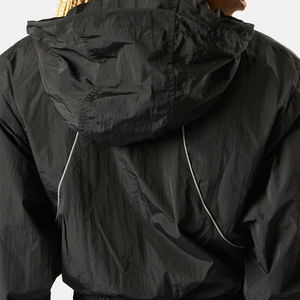 Chaqueta cortavientos corta al por mayor de fábrica para mujer Material de poliéster 100% transpirable y ropa para deportes al aire libre OEM - Product Image 3