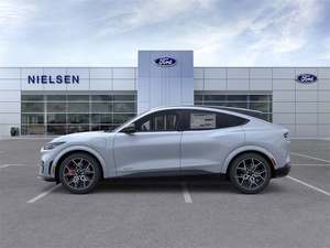 Ford Mustang Mach-E GT AWD Active SUV 2025 Usado en Excelentes Condiciones - Product Image 6