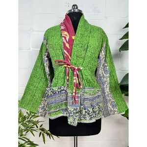 Chaqueta Vintage Kantha con Costuras Dori, Diseño Único Hecho a Mano, Estilo Boho Chic, Reversible, Corta, con Decoración de Patchwork para Primavera - Product Image 2