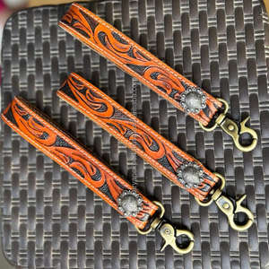 Nouvel arrivage de porte-clés en cuir usiné à la main porte-clés en cuir imprimé floral gaufré accessoires en cuir usiné sangles de clés - Product Image 6
