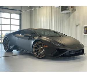 Coupé RWD 2022 propre et en bon état, boîte de vitesses automatique, moteur turbo, intérieur en cuir foncé - Product Image 1