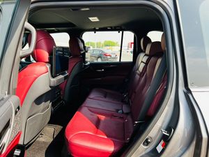 Nuovissimo 2022 LEX US LX 600 2.5L V6 TURBO SPORT 399HP 56 KM 6 cilindri 5 posti cambio automatico a 10 marce - Product Image 3