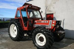 รถแทรกเตอร์สำหรับใช้ในฟาร์มรถแทรกเตอร์เทอร์โบ110-90ราคาไม่แพง - Product Image 6