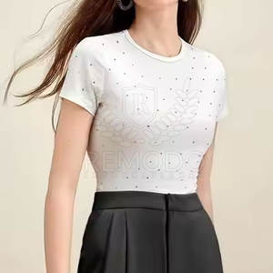 เสื้อยืดลายกราฟิกสำหรับผู้หญิงประดับพลอยเทียมแฟชั่นใหม่ชุดสวมใส่ได้ทุกวันแบบลำลอง - Product Image 1