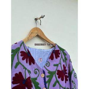 Nueva Chaqueta corta con bordado Floral Suzani para mujer, ropa de playa de algodón acolchado con borde crudo, regalo perfecto para ella - Product Image 4