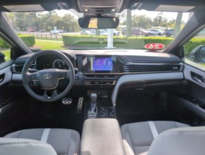 Toyota Camry SE Ocean Gem FWD 2026 Usado en Buen Estado - Product Image 5