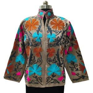 Veste courte en velours multicolore faite à la main pour femmes respirante motif floral Suzani brodé artisanal veste courte artisanale - Product Image 1